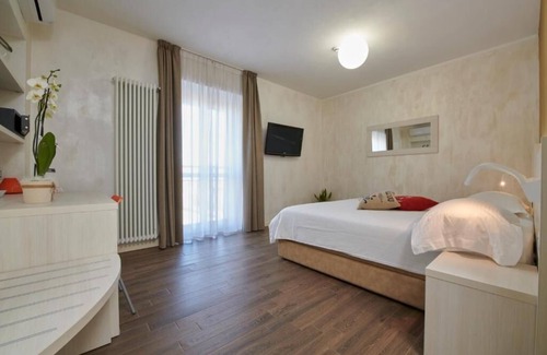 Fino Mornasco House | Foresteria La Torretta