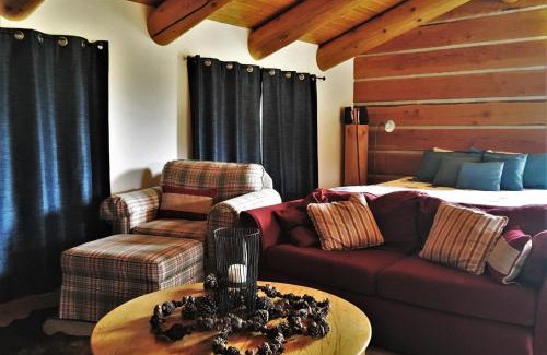 Leavenworth House | Forestside Lodge