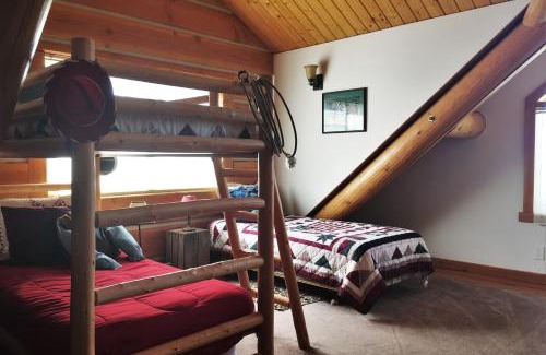 Leavenworth House | Forestside Lodge