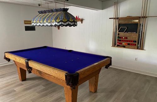 Trent Lakes Villa | ForestView Cottage (Hot Tub and Sauna)