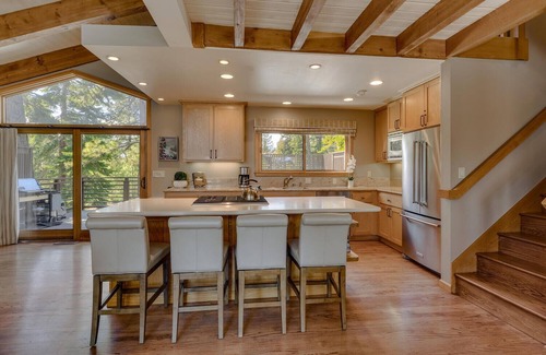 Lake Forest House | Forever Edgewood - Lakeview - TLUXP