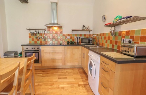 Gainsborough Cottage | FORGE COTTAGE, pet friendly, with open fire in Kirton-In-Lindsey