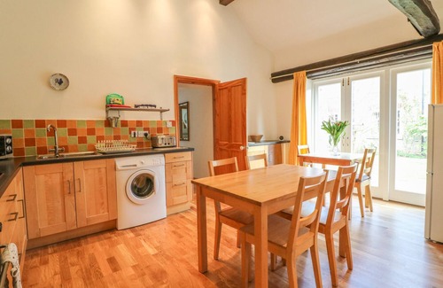 Gainsborough Cottage | FORGE COTTAGE, pet friendly, with open fire in Kirton-In-Lindsey