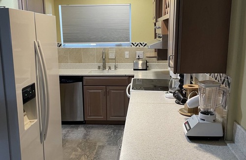 Taku - Campbell Apartment | Forget Me Not Home near Airport downstairs
