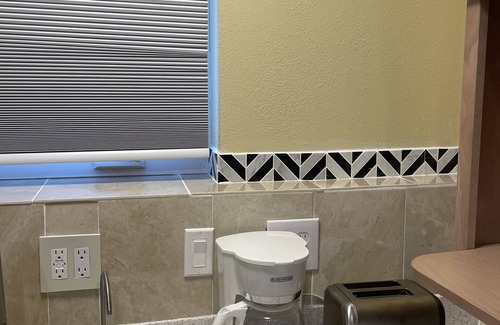 Taku - Campbell Apartment | Forget Me Not Home near Airport downstairs