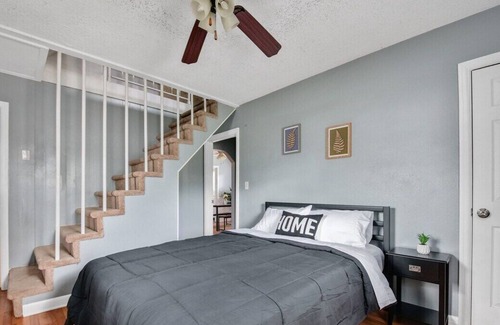 East Ridge House | Forget your worries in this spacious and serene space
