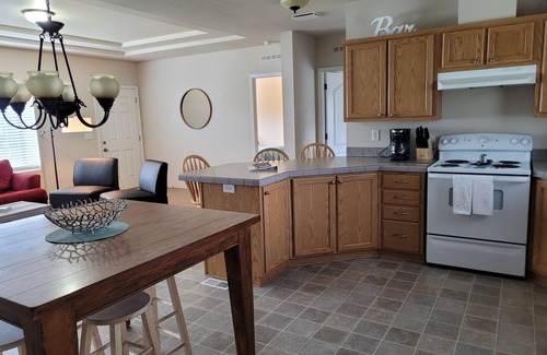 Forks House | Forks, Wa. Home of Twilight Saga. Walk to Main Attractions. Sleeps 6