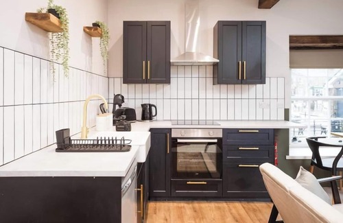 Chapel en le Frith Apartment | Former 18th century bank, now contemporary apartment with Michelin Guide rated restaurant