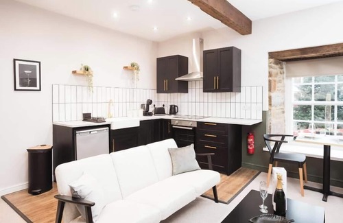 Chapel en le Frith Apartment | Former 18th century bank, now contemporary apartment with Michelin Guide rated restaurant