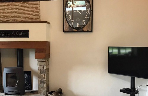Brillac Cottage | Former 200 year old Blacksmiths Cottage set in peaceful rural surroundings.