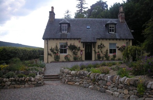 Dingwall Cottage | Former Lodge House to Swordale Castle