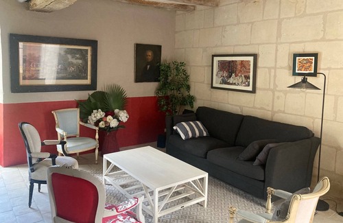 Benais House | Former presbytery with garden in the heart of the vineyards