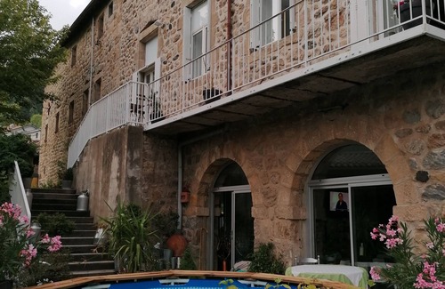 Mariac House | FORMER PRIVATE SCHOOL CONVERTED INTO GÎTE