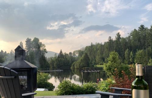 Saint Come Ski Chalet | Formidable Waterfront Cottage - Formidable Chalet sur bord de l'eau
