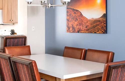 Enterprise Resort | Formula 1 Weekend special-1 bdrm condo style resort right off strip