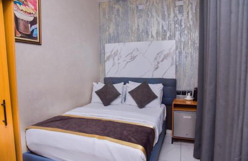 Oshodi-Isolo Hotel | Formula 2 Hotels and Suites