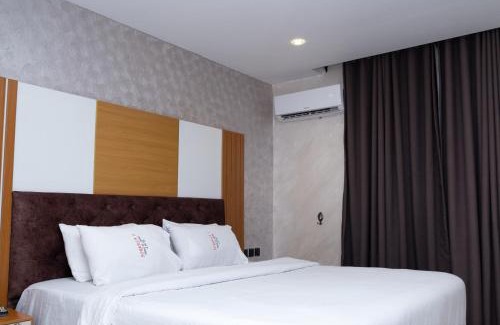 Oshodi-Isolo Hotel | Formula 2 Hotels and Suites