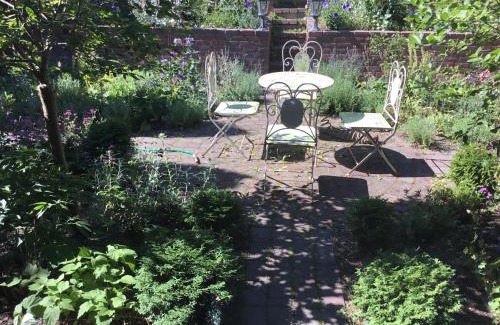 Tyreso Bed & Breakfast | Fornuddens Bed and Breakfast