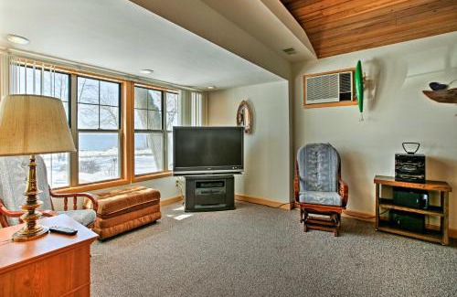Lake Koshkonong House | Fort Atkinson Cottage on Lake Koshkonong with Deck!