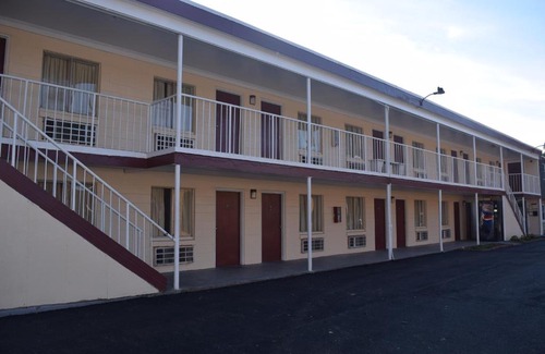 North Newport News Hotel | Fort Eustis Inn