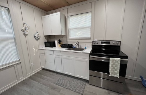 Northside House | Fort George Island Private Treehouse Centrally located and Elevated!