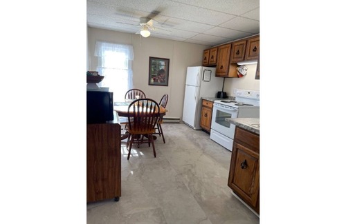 Le Roy Apartment | Fort Hill Hideaway Apartment-upper Not handicapped accessible.