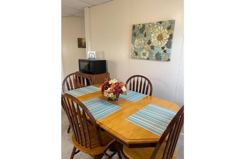 Le Roy Apartment | Fort Hill Hideaway Apartment-upper Not handicapped accessible.