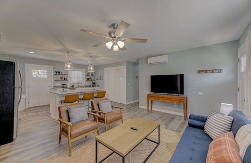 State Park House | Fort Jackson Family Abode 3BD 2BA Home RENOVATED