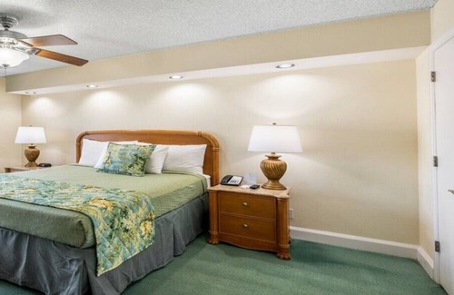 Birch Park Finger Streets Resort | Fort Lauderdale Beach Resort - Studio W/Partial Kitchen