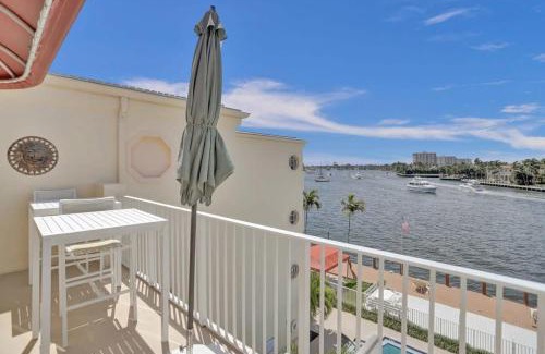 Central Beach Apartment | Fort Lauderdale Yacht & Beach Club 412