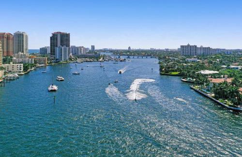 Central Beach House | Fort Lauderdale Yacht and Beach Club 209