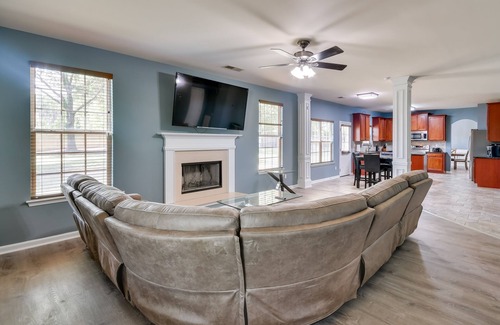 Fort Mitchell House | Fort Mitchell Vacation Rental w/Home Office!