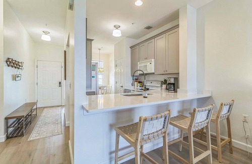 Biggar Condo | Fort Myers Condo w/Resort Pools - Near Golf!