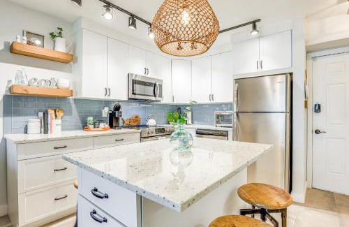 Fort Pierce Apartment | Fort Pierce Condo with Screened Porch Walk to Beach