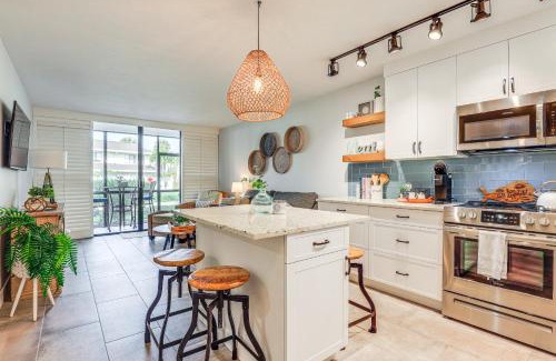 Fort Pierce Apartment | Fort Pierce Condo with Screened Porch Walk to Beach