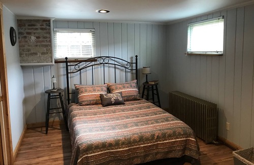 Moscow Apartment | Fort Russell Cottage Basement Suite