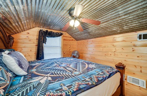 Fort Towson House | Fort Towson Cabin Less Than 1 Block to Raymond Gary Lake