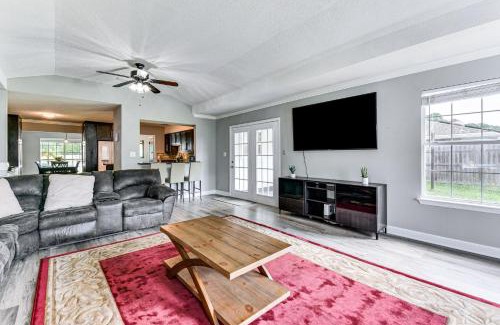 Wright House | Fort Walton Beach Home with Grill 4 Mi to Beach!