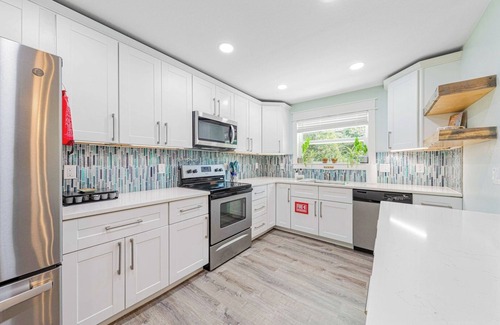 Fort Walton Beach House | Fort Walton’s Haus22 | Beach Vibes and Backyard