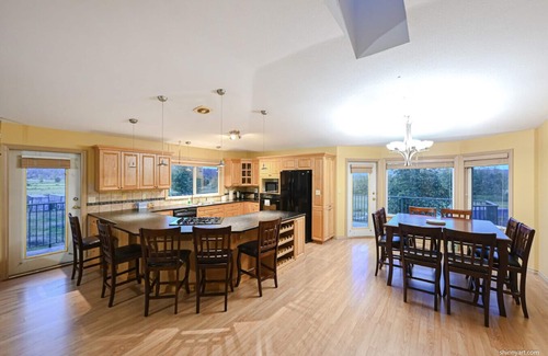 Langley Apartment | Fort Wine Burrow: Entire Private Estate Home