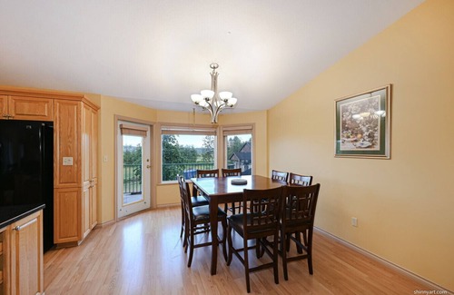 Langley Apartment | Fort Wine Burrow: Entire Private Estate Home