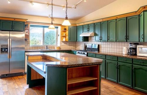 Langley House | Fort Wine Manor: Entire Private Estate Home