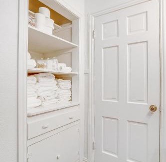 North Hi Mount House | Fort Worth Cottage Retreat