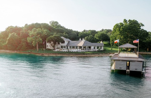 Fort Worth House | Fort Worth Lake Front Retreat