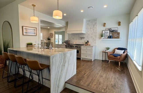 Fort Worth House | Fort Worth Large Rental - steps away from TCU campus and Colonial Country Club!