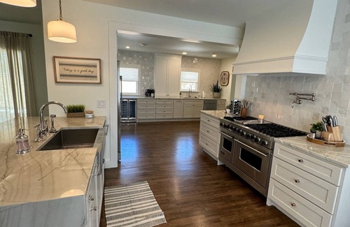 Fort Worth House | Fort Worth Large Rental - steps away from TCU campus and Colonial Country Club!