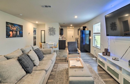 Fort Worth House | Fort Worth Retreat with Private Quarter Acre!