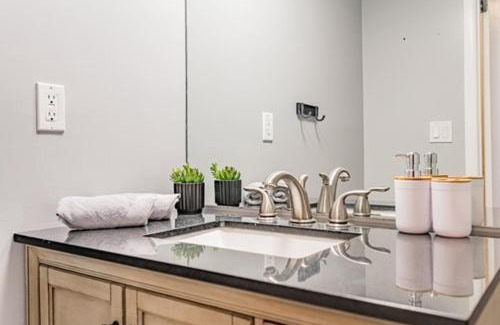 Fort York Apartment | Fort York Suites - CNE