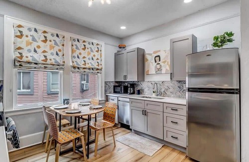 Urban Core Apartment | Forth House - charming 2 BR apt in historic SPR!
