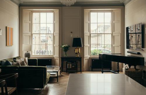 New Town Apartment | Forth Street Residence
